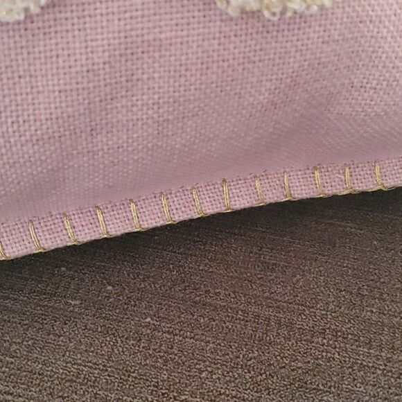 🌸Pink Pillow with LOVE in white and gold - Picture 4 of 4